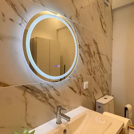 Apartment Cute Coresi