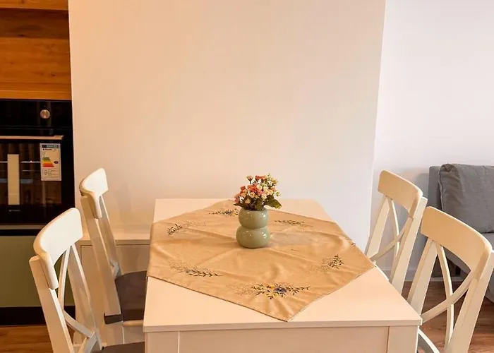 Cute Coresi Apartman